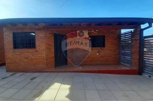 Vendo propiedad de 5 chalet en San Lorenzo, Calleí con Renta activa
