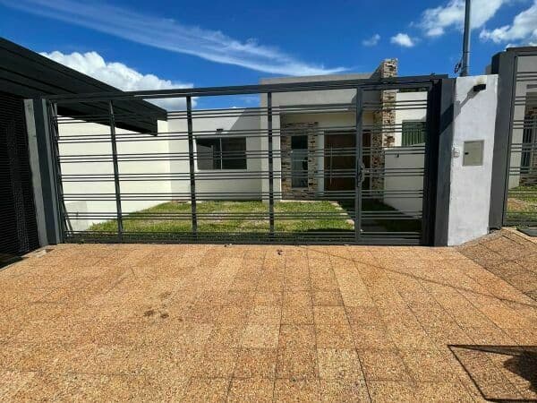 Vendo casa en Villa Elisa