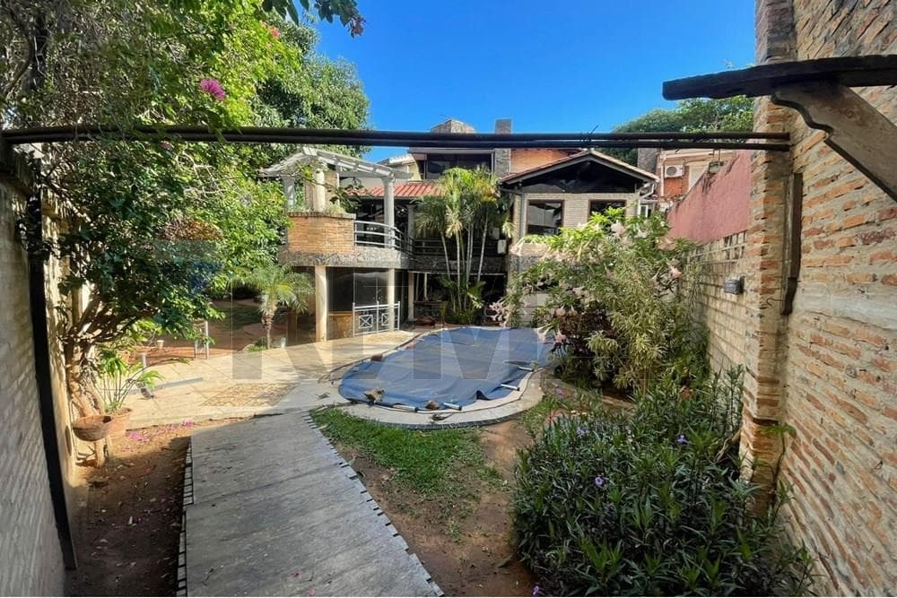 Imponente residencia en mburucuya, Asunción, foto 5