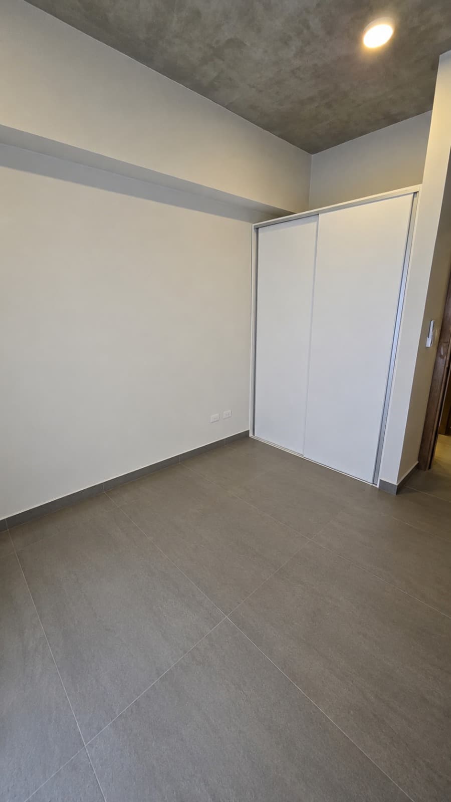 Departamento de 1 dormitorio en alquiler – Fernando de la Mora norte, foto 2