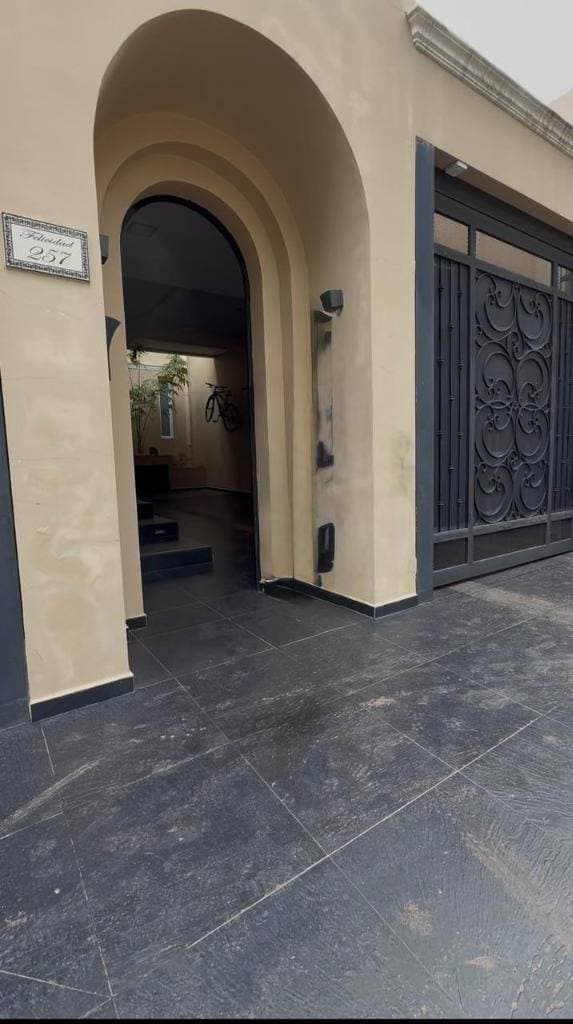 En venta residencia en Lambaré, foto 2
