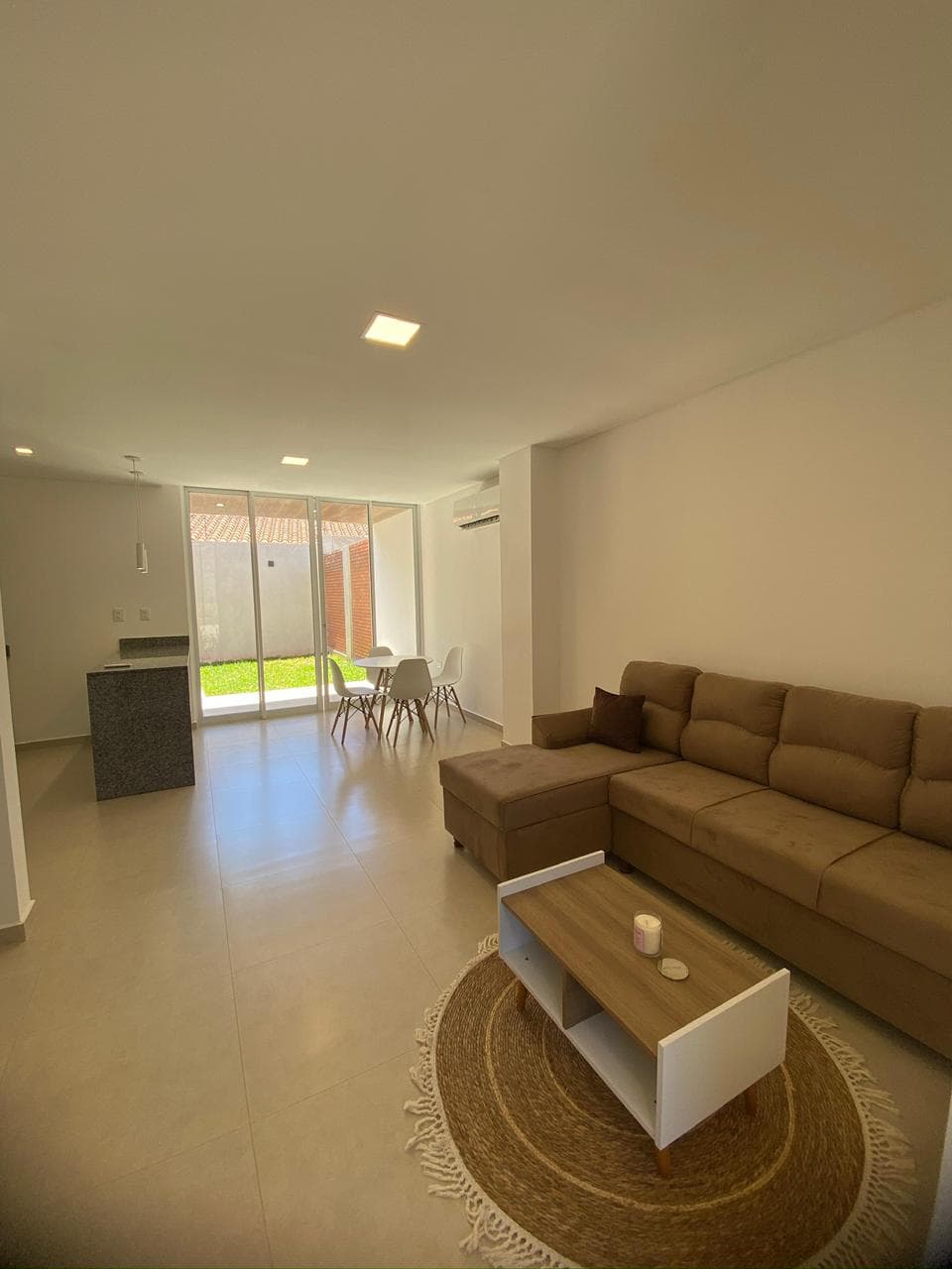 **alquilo dúplex amoblado de 3 dormitorios en Luque – barrio cerrado**, foto 2
