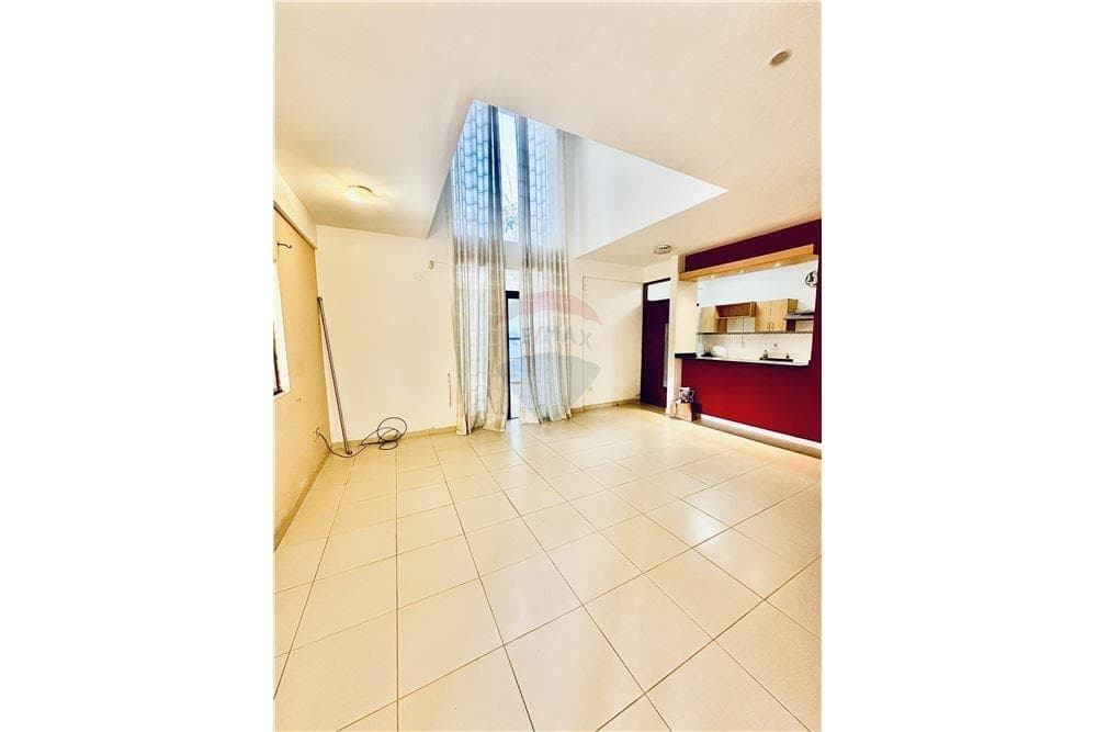 Duplex en lambare en condominio cerrado, foto 5
