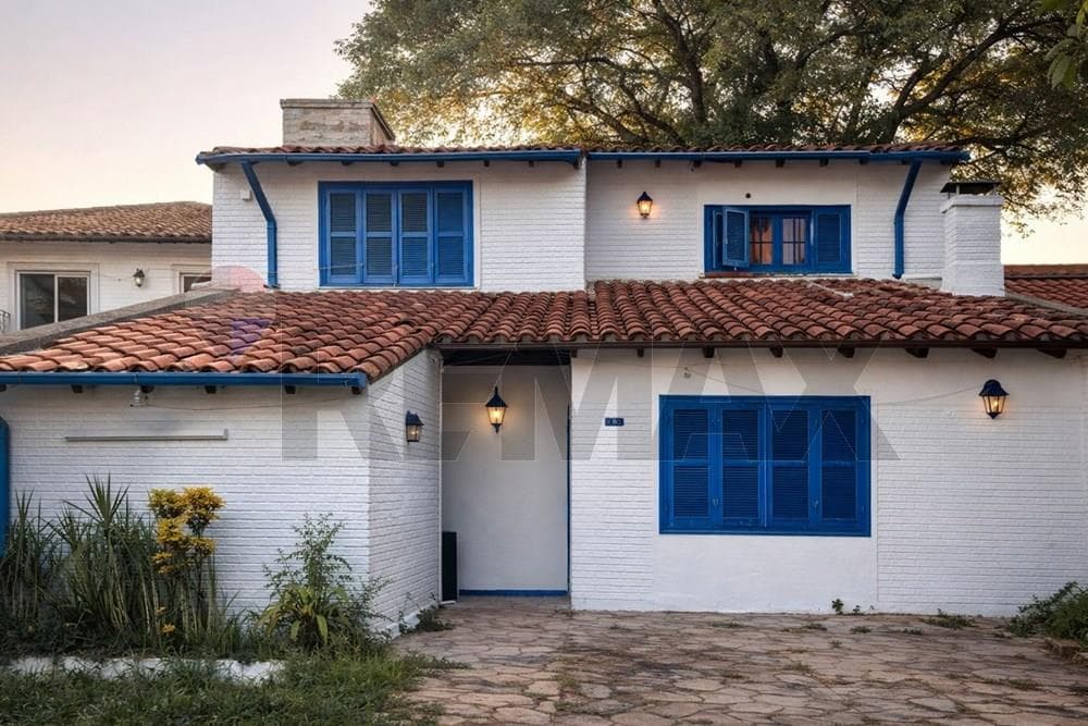 Vendo casa a refaccionar en lambare