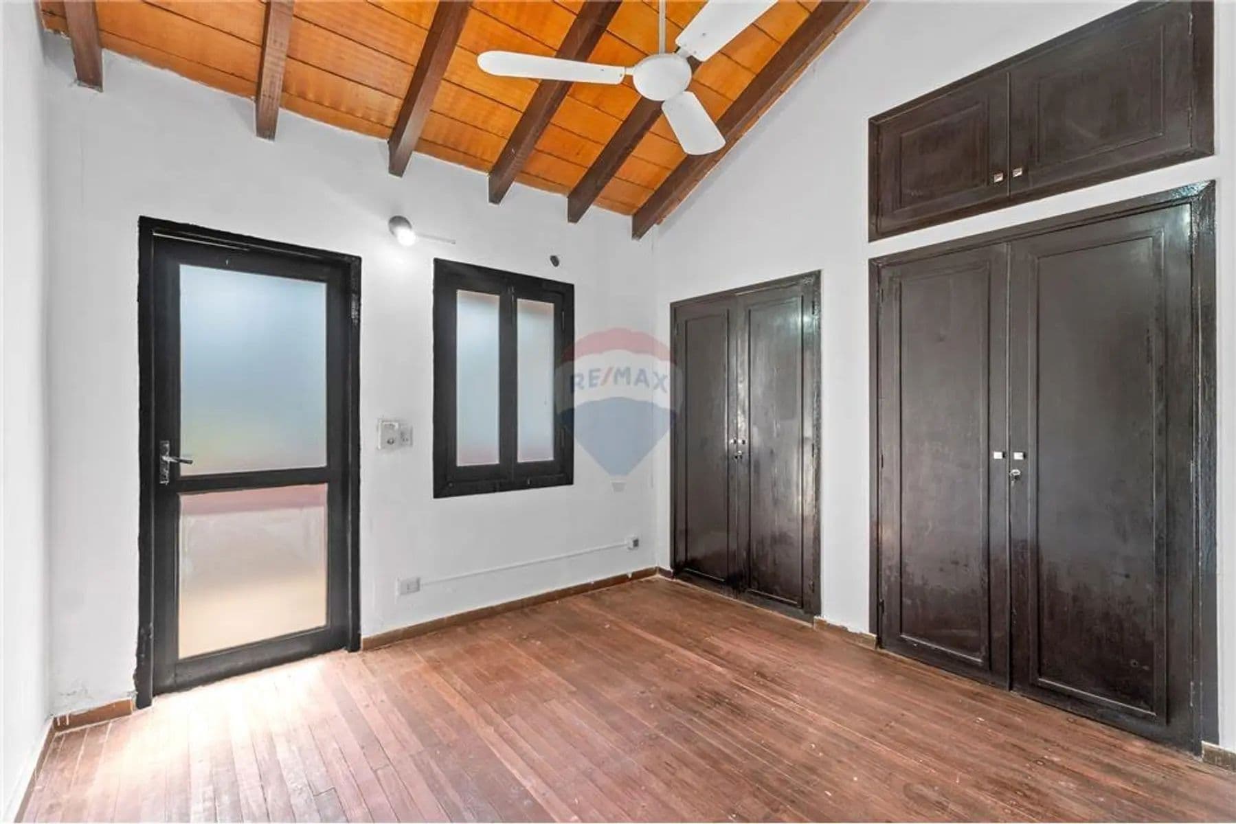 Residencia en venta - Mburucuya — foto 4