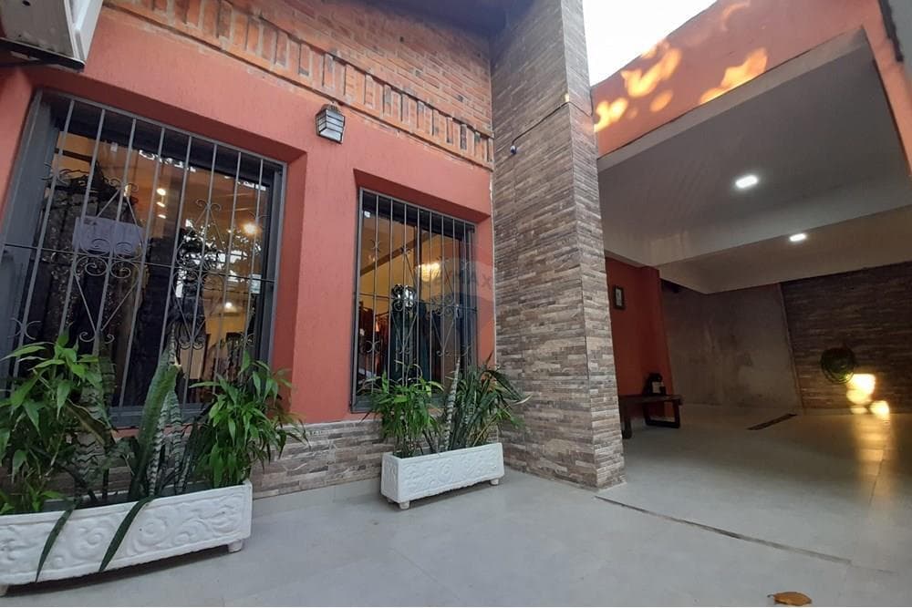 En venta casa con piscina en Sajonia Asunción, foto 5