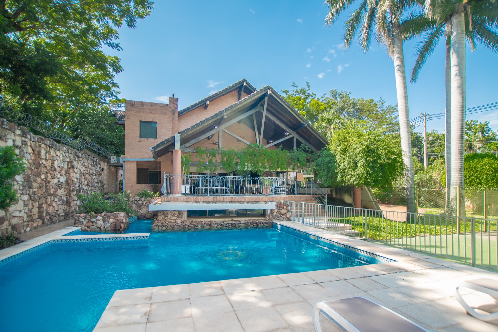 Una De Las Residencias Más Exclusivas De Mburucuyá — foto 4