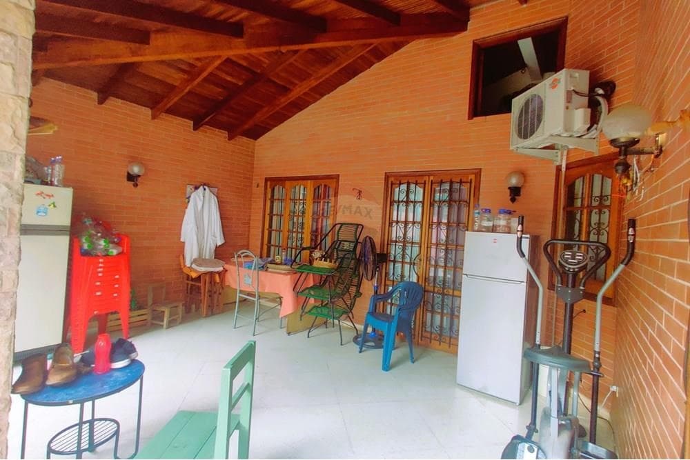 Casa en ycua sati zona eje corporativo, foto 3