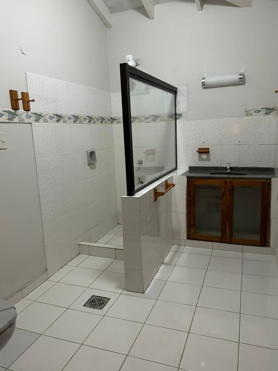 Oficina c/salon comercial ,, zona colegio asa,,casa rica, foto 5