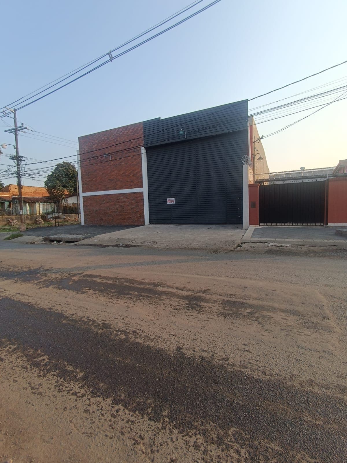 deposito en Barrio san Pablo sobre Av Guatambu, foto 3