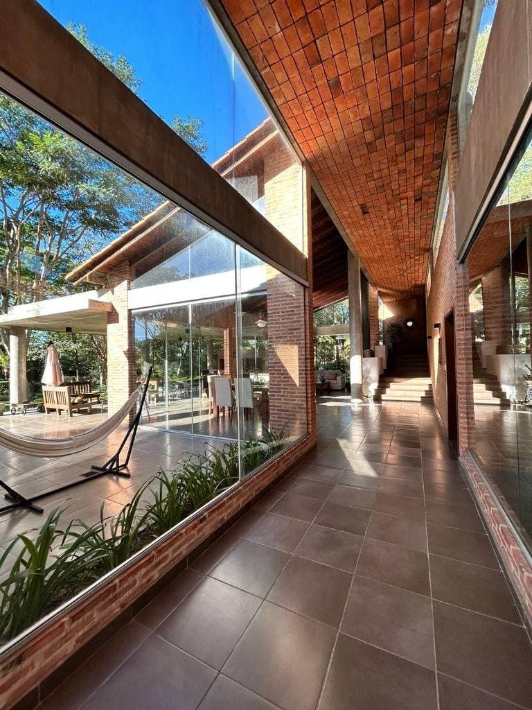 Hermosa y amplia casa en surubi'i - fácil y rápido acceso — foto 2
