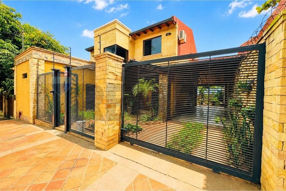 Exclusiva Residencia en Lambaré en venta