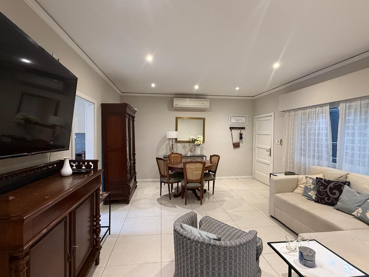 Se alquila – casa amoblada de 2 habs en suite, zona bcp - Las Lomas, foto 2