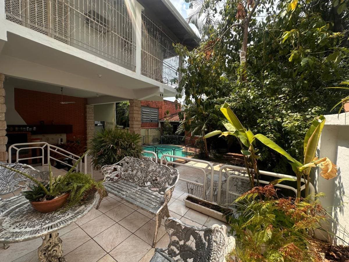 Se Vende Amplia Y Elegante Mas Terrenos