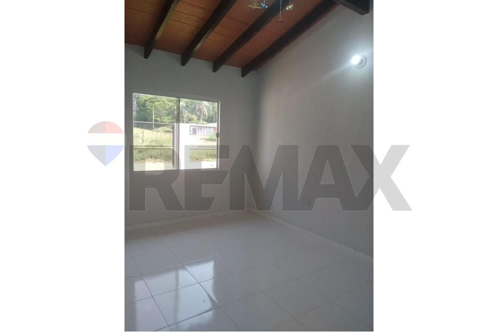 Casa - Alquiler - San Lorenzo, Paraguay, foto 3