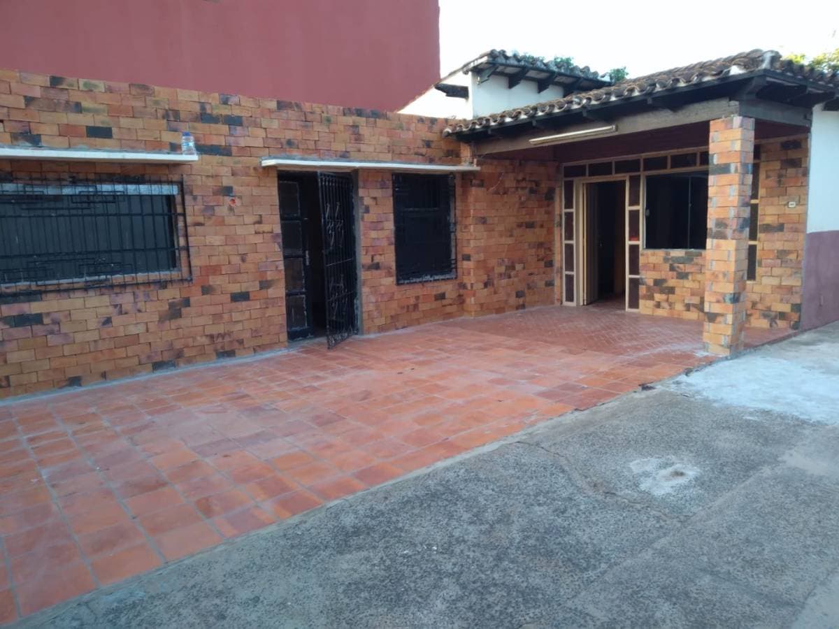 En venta amplia propiedad en Fernando de la Mora zona sur, foto 1