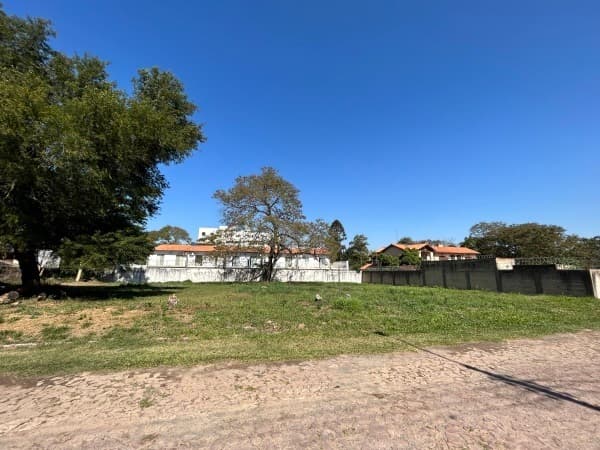 Hermoso terreno a dos cuadras del exclusivo yacht y golf club