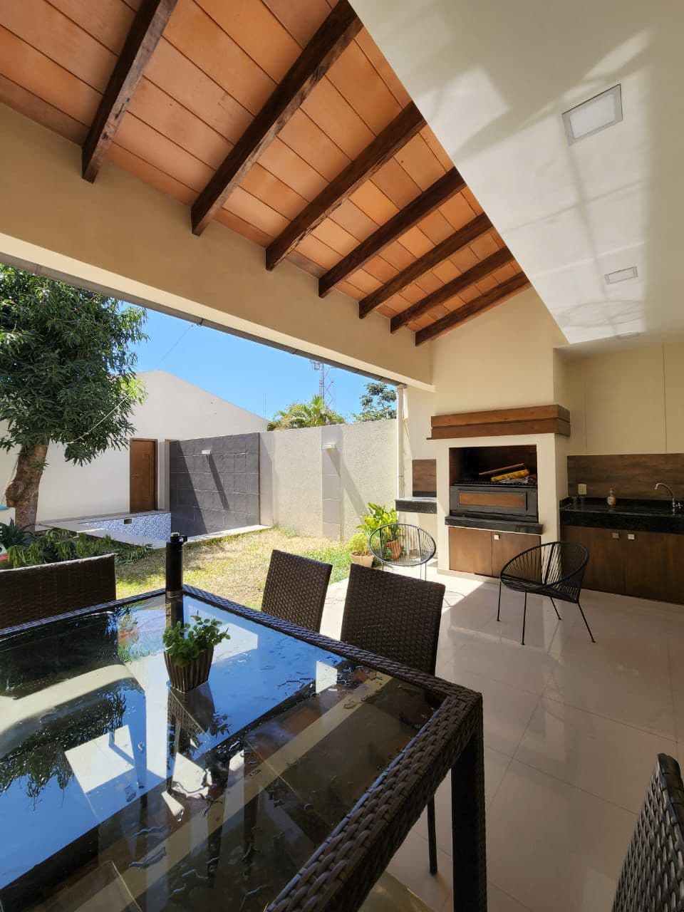 Hermoso y Amplio Duplex Amoblado — foto 2