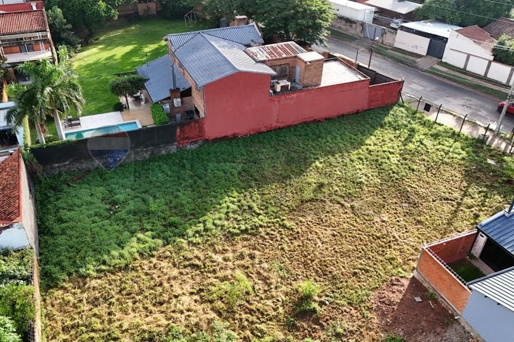 Amplio terreno Sobre la calle Pizarro, foto 5