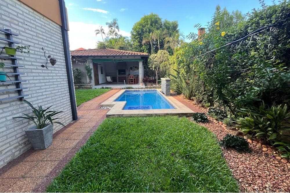 En venta residencia en barrio madame lynch, foto 4