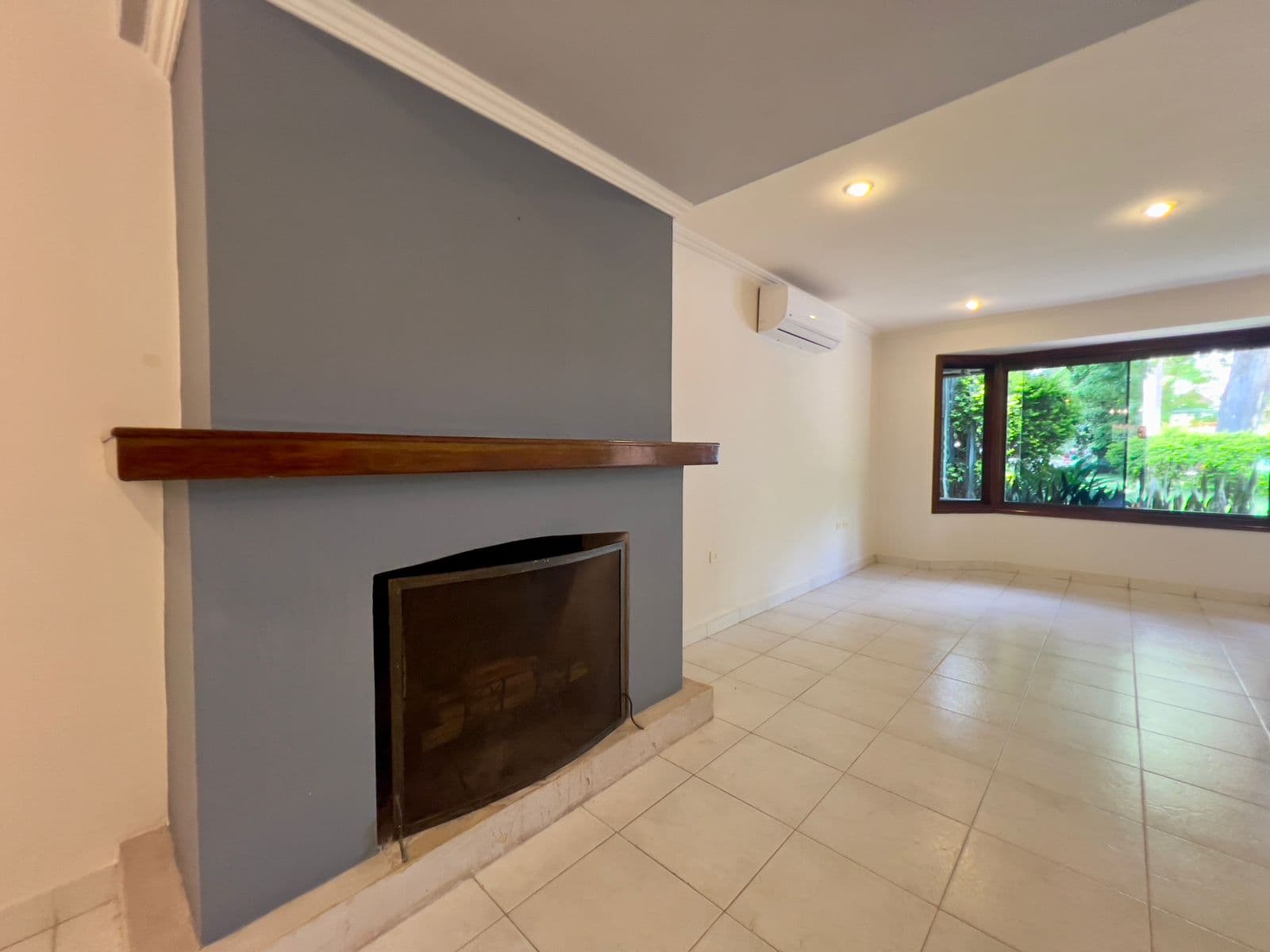 Residencia en barrio cerrado las piedras - Luque, foto 2