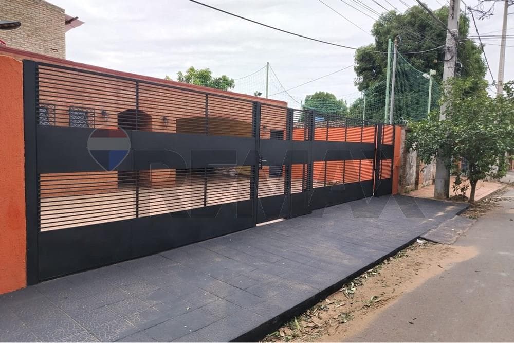Casa en venta – laurelty, San Lorenzo