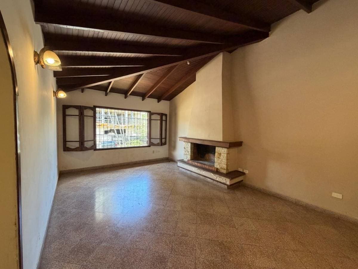 De casa en barrio mburucuyá — foto 4