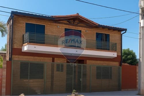 Casa de 6 habitaciones en Fernando de la Mora, foto 1