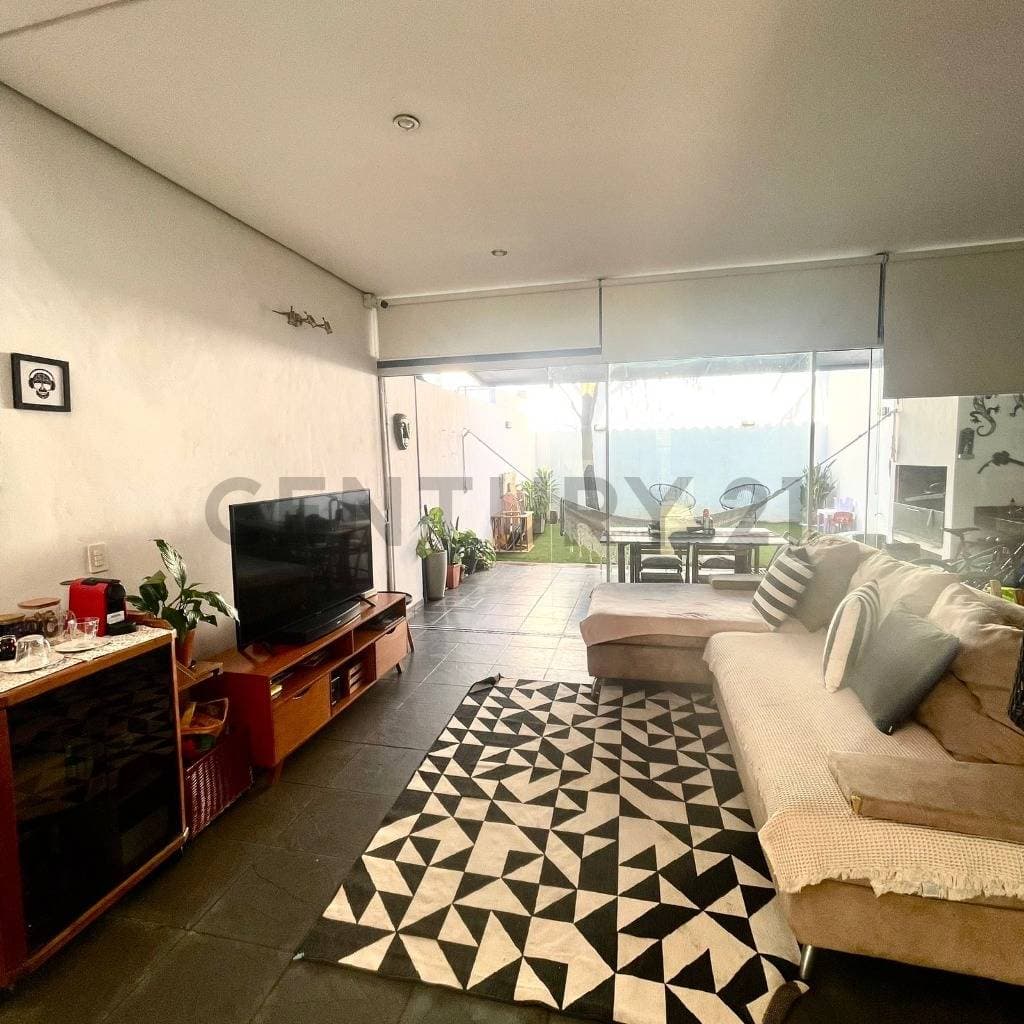 Casa a en Santisima Trinidad a media cuadra de Sacramento, foto 3