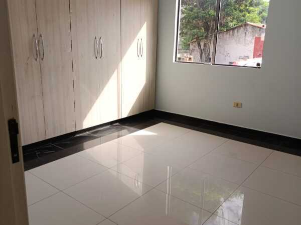 Casa en bº petirossi Asunción, foto 5