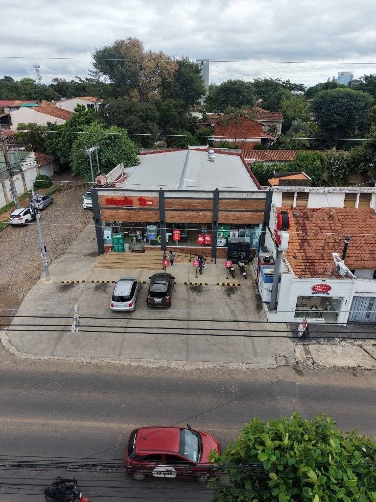 Venta local comercial sobre denis roa
