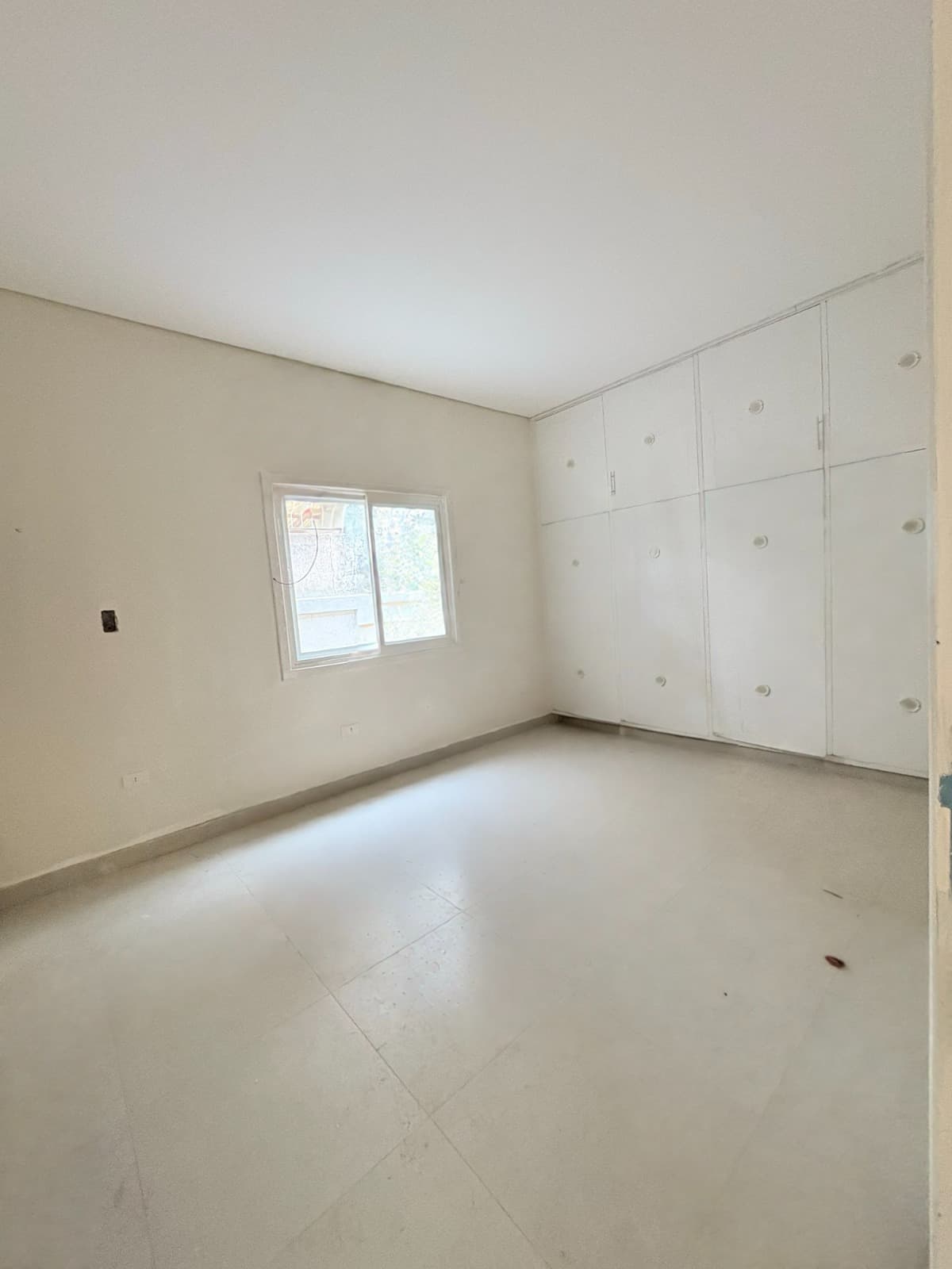 Residencia de 6 habitaciones-zona club centenario...!!!, foto 3