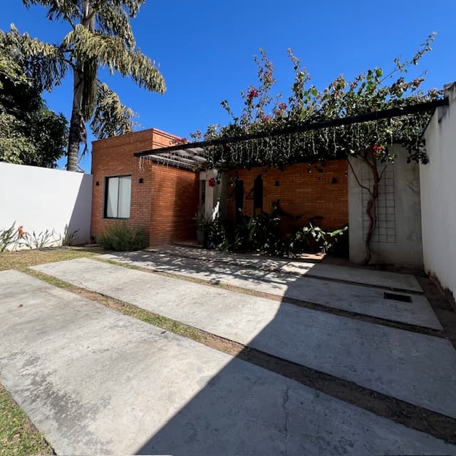 Casa De 3 Dormitorios Y área De Servicio — foto 1