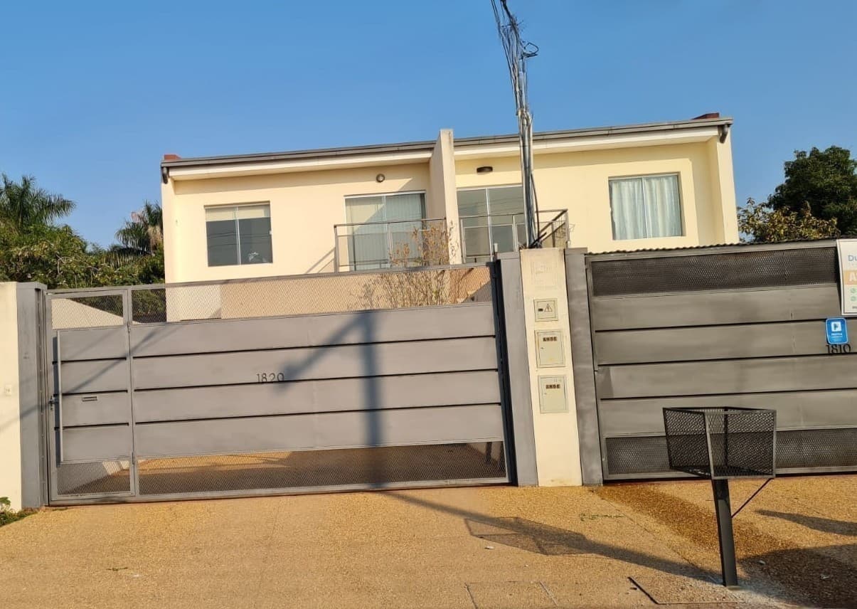 Vendo duplex fdo. De la mora zona norte