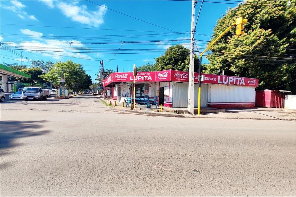 Terreno en esquina sobre dos avenidas en Ñemby, foto 1