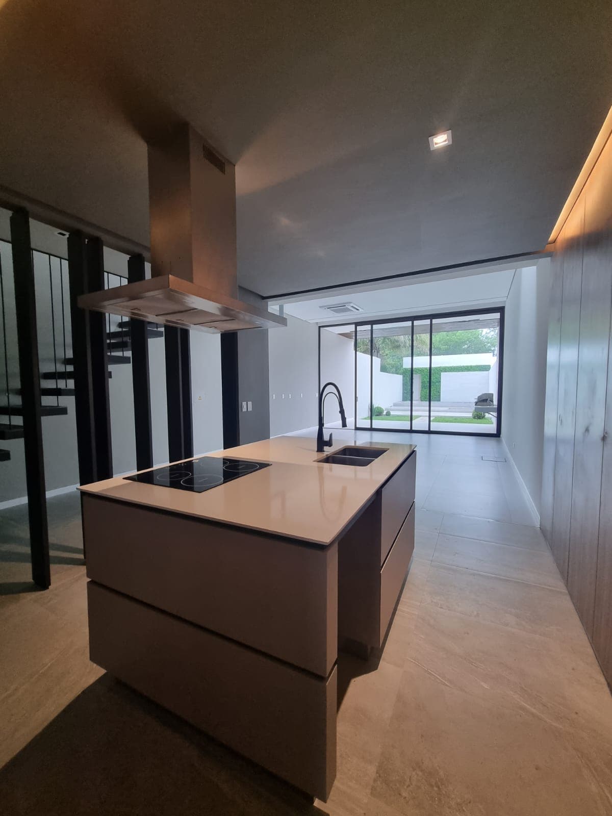Hermosa casa a estrenar estilo minimalista,bo.mburucuya, foto 2