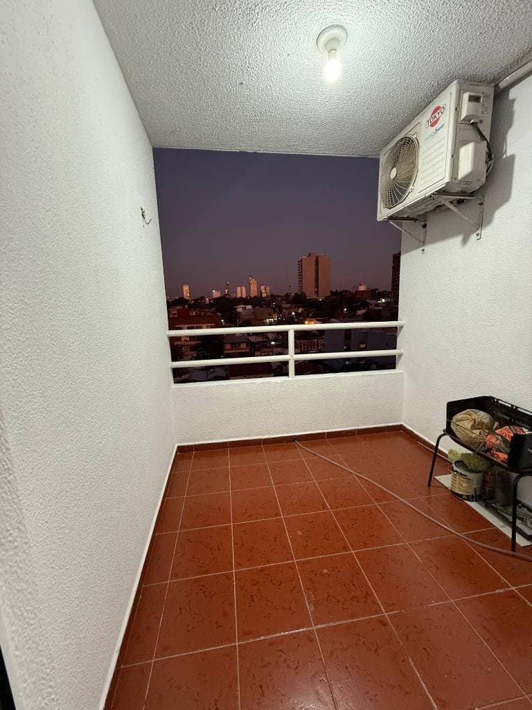Alquilo dpto amoblado de dos habitaciones zona centro