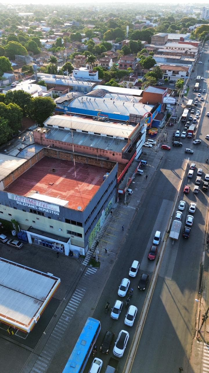 Alquilo amplio edificio corporativo en Fernando de la Mora