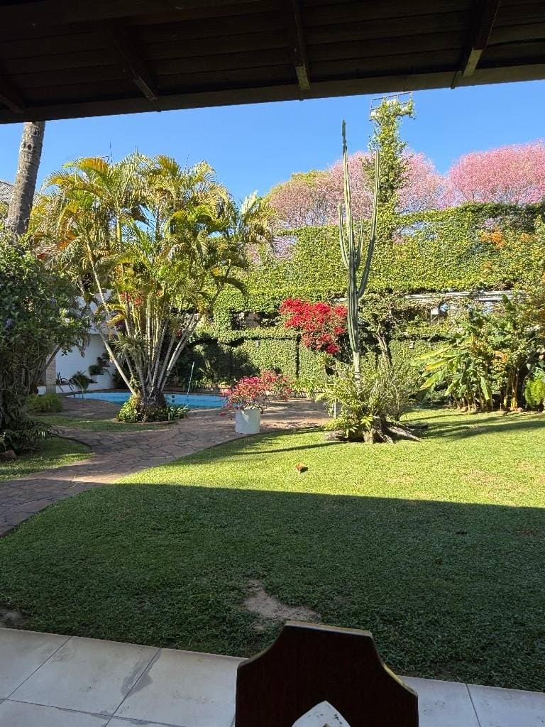 Amplia propiedad en Venta