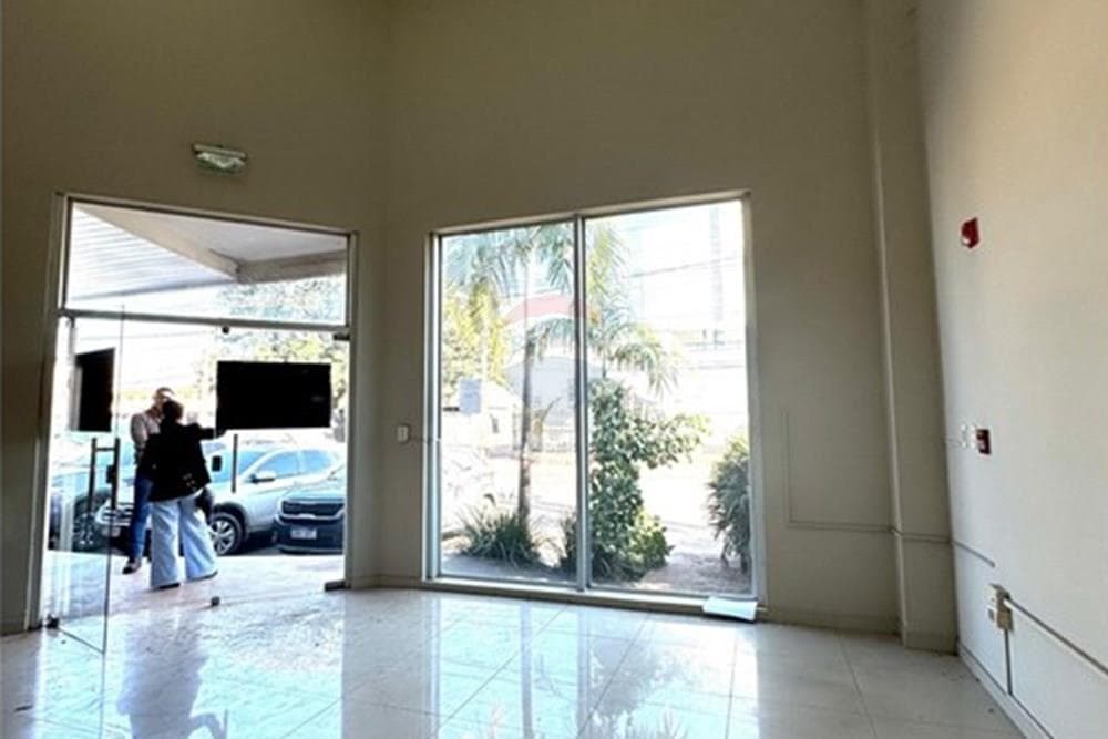 Local Comercial - Alquiler - Paraguay Central Luque, foto 2