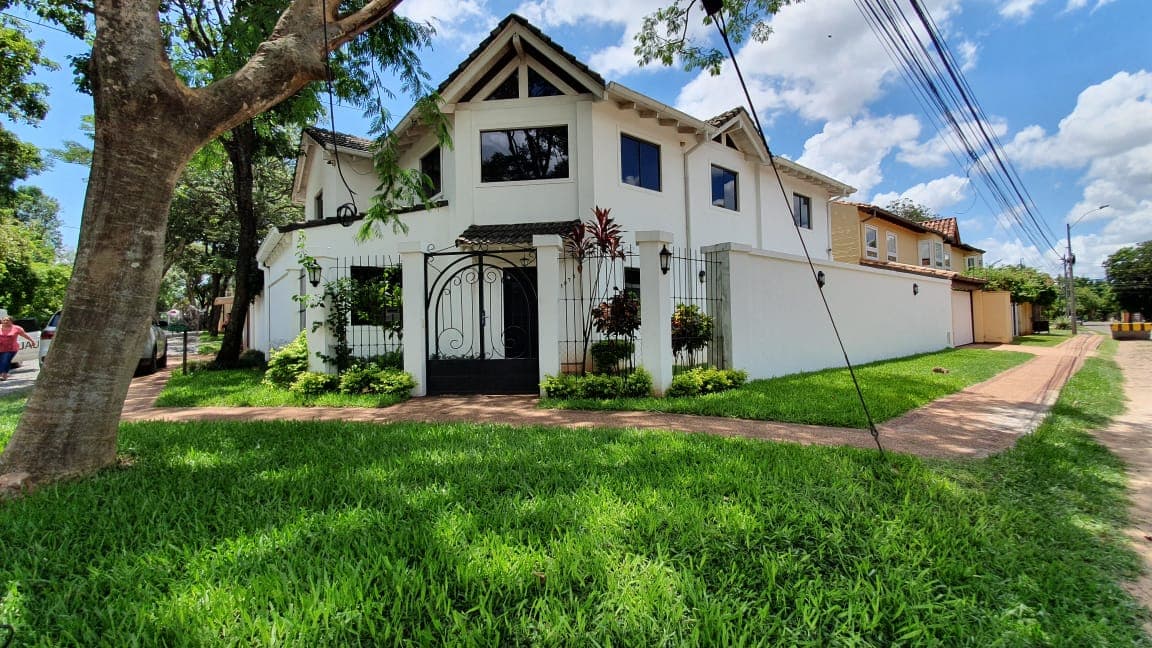 Hermosa casa en excelente ubicación!