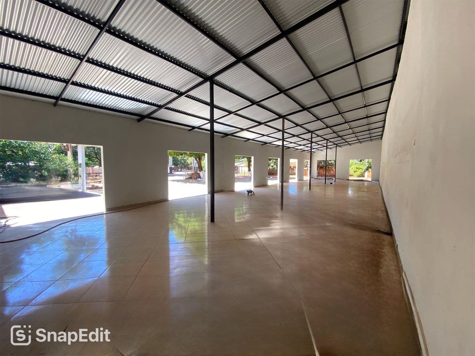 Casa de 2 plantas con salón comercial en venta o alquiler, foto 1