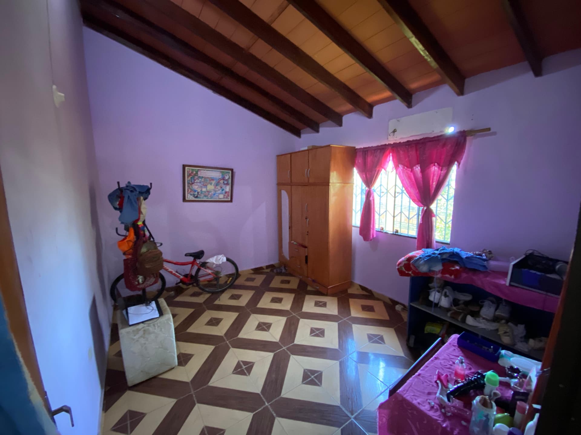 En Venta Casa en esquina en Aregua - Costa Fleitas - Barrio Virgen de Caacupe, foto 5