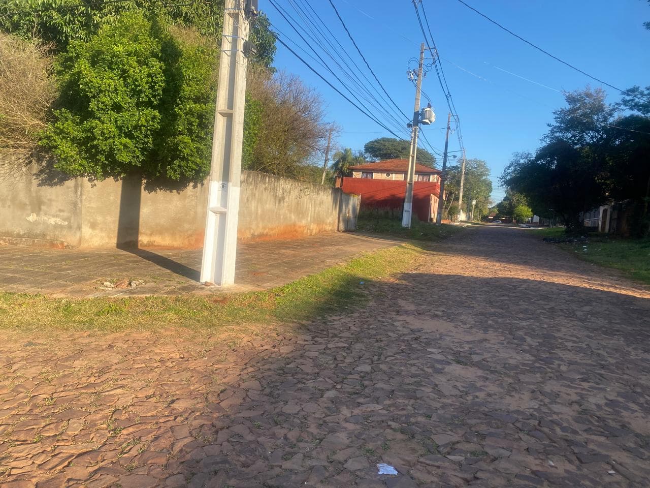 Terreno con casa a demoler en Lambaré, foto 4