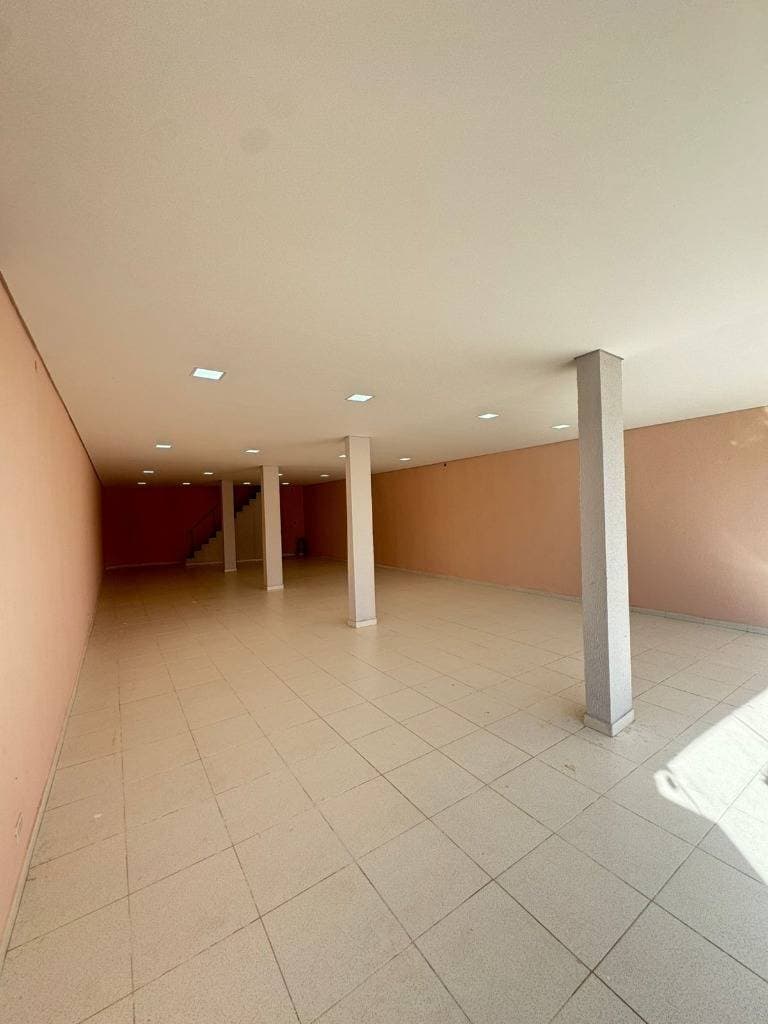 Amplio Salón Comercial en Alquiler – Fernando de la Mora, foto 4