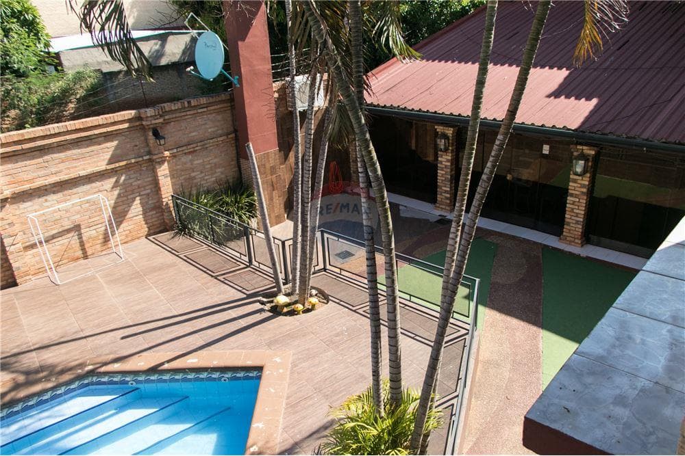 Casa con piscina en lambare, foto 3
