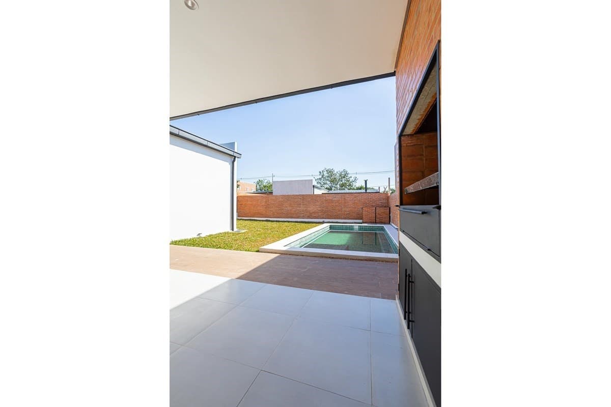 Hermosa casa a estrenar a pasos del aeropuerto, foto 3