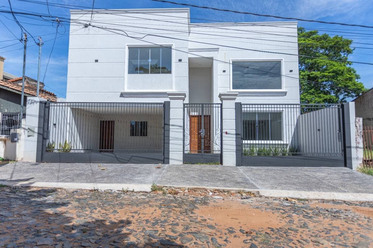 hermosa casa a estrenar Barrio Mburucuyá, foto 1