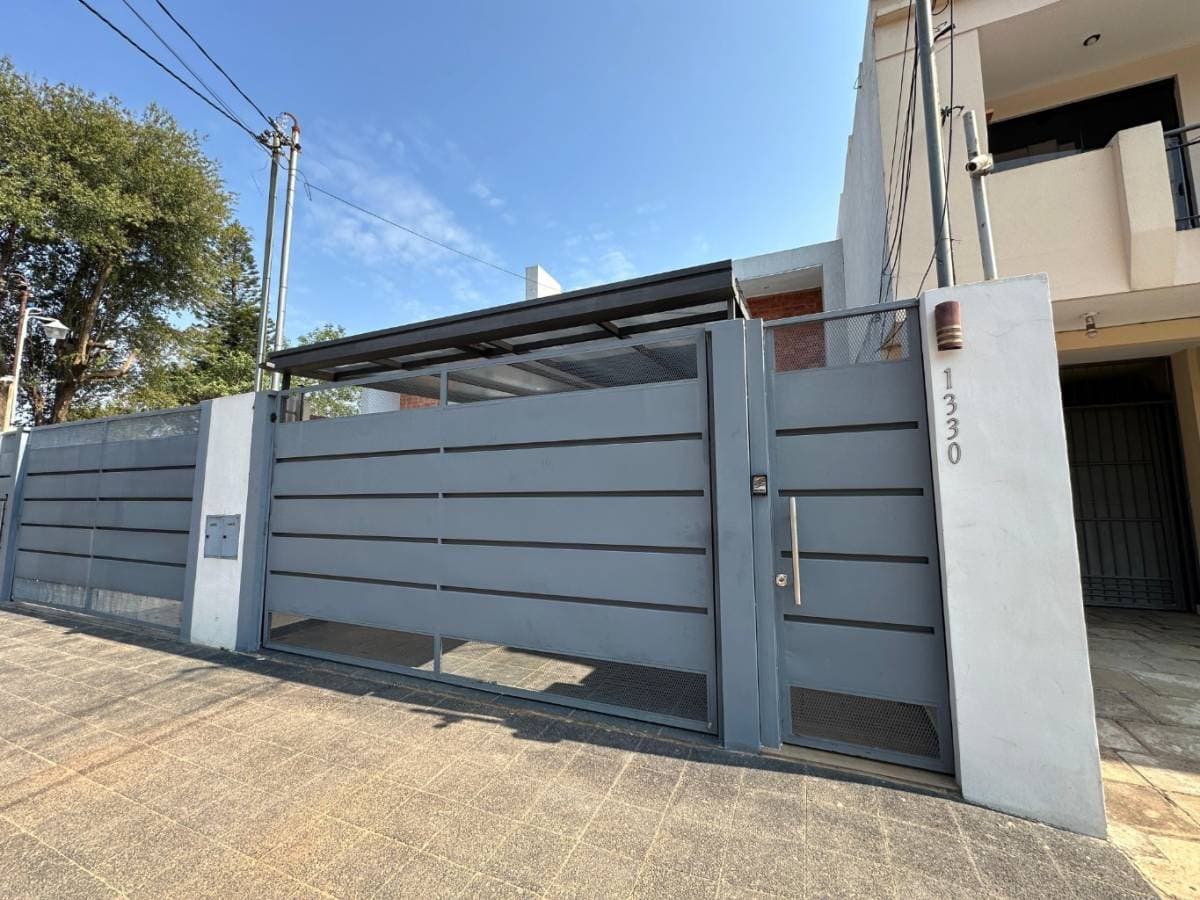 Alquilo duplex amoblado en barrio los laureles asuncion