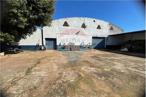 Deposito comercial en Caaguazú recibo inmueble